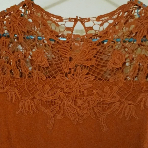 Women's Crochet shirt with Open Shoulder - Picture 4 of 4
